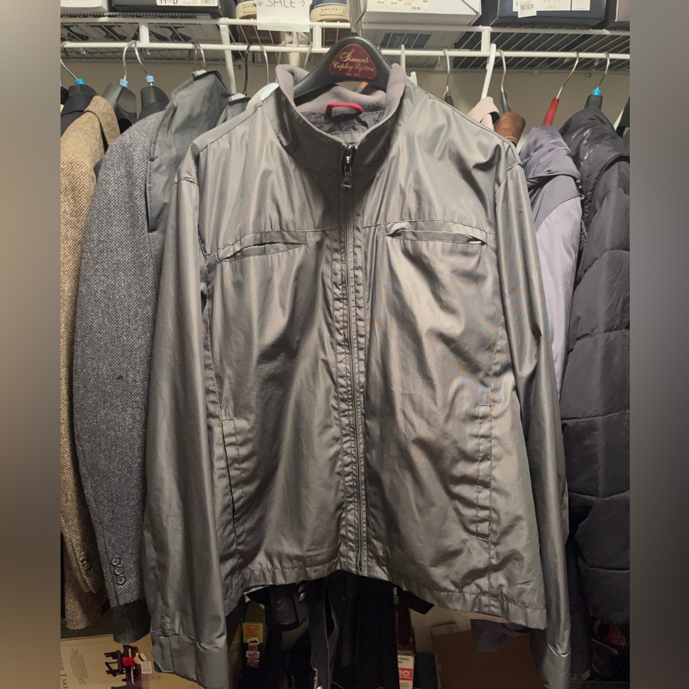 Modern Fit Grey She’ll/Windbreaker Style Jacket